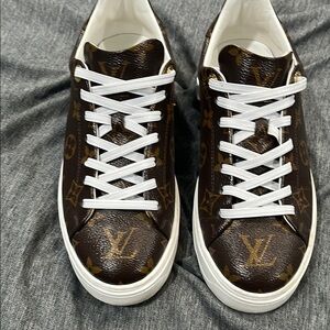 Louis Vuitton Women’s Brown Sneakers
